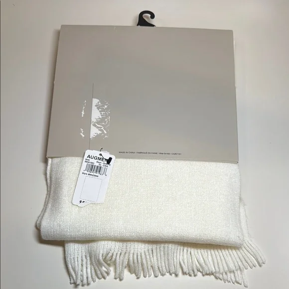 G.H. Bass & Co. Cozy White Winter Set - Picture 8 of 8